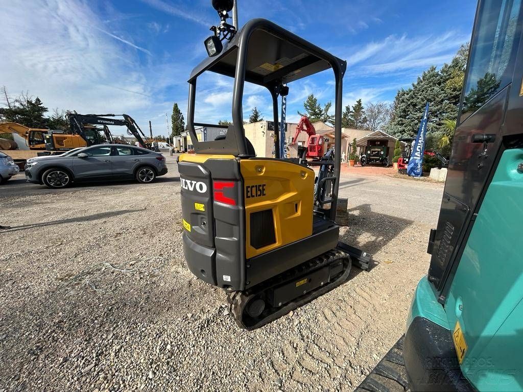 E-FARM: VOLVO ec 15 e - Mini excavadora  - id LADM9Z1 - 20.000 € - Año: 2021 - Francia