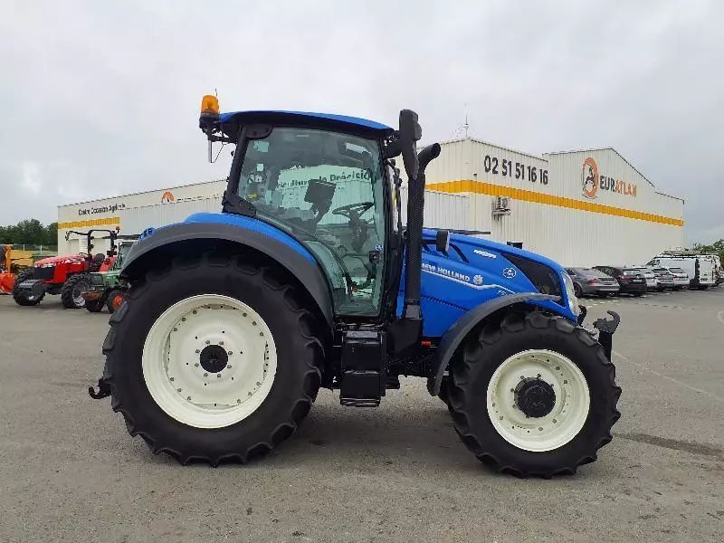 E-FARM: New Holland T5.130 AC - Tractor - id 3I268XY - €67,000 - Year of construction: 2020 - Engine hours: 2,186,Engine power (HP): 130,France