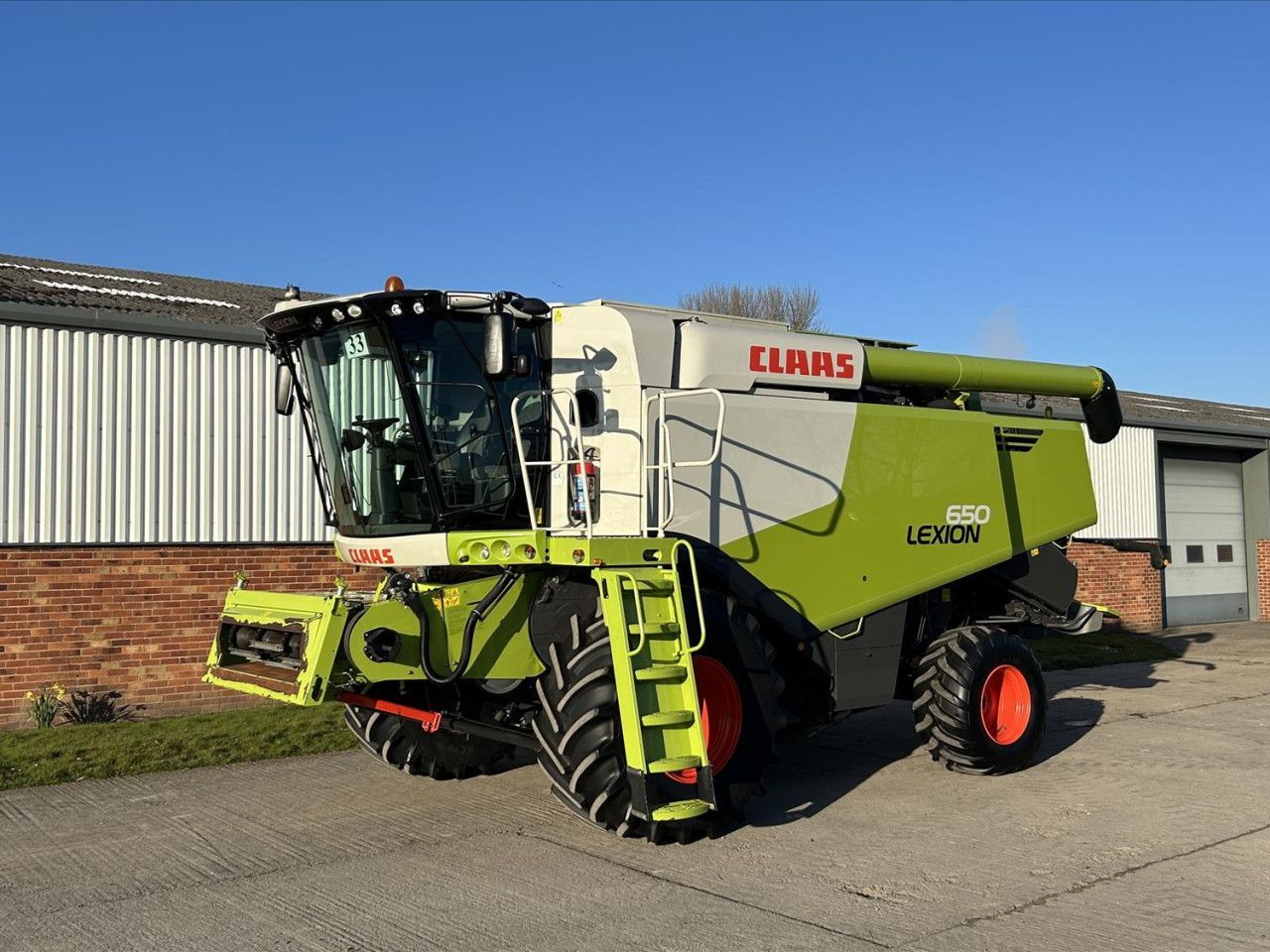E-FARM: Claas Lexion 650 - Комбайн - id INU4UUG - 169 951 € - Год выпуска: 2017 - Отработанные часы: 1 980,Великобритания