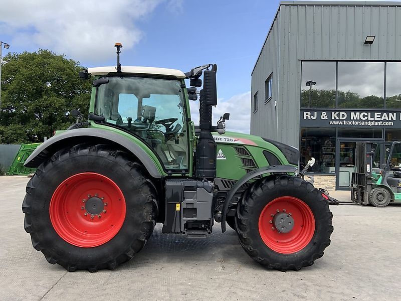 E-FARM: Fendt 720 Vario - Tracteur - id YQMMQDS - 63 150 € - Année: 2016 - Lecture du nombre d'heure: 9 679,Royaume-Uni