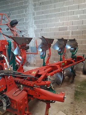 Kverneland LB 100/200 Pług 15 881 €