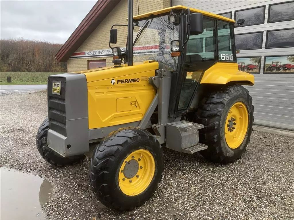 Other traktor 660 Gravemaskine 8.718 €
