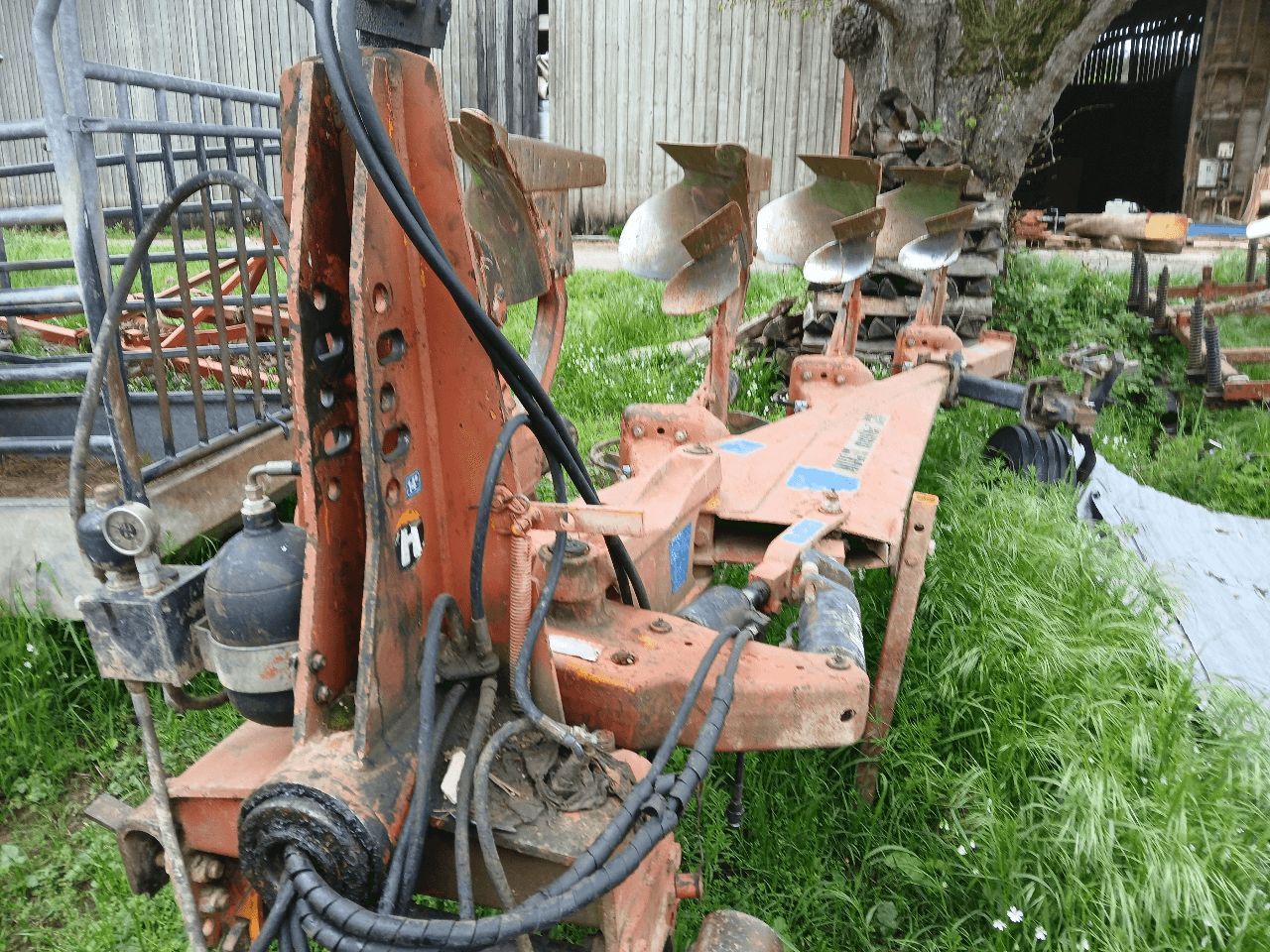 E-FARM: Kuhn multimaster 120 - Pflug - id FEGLBMD - 5.500 € - Baujahr: 2000 - Frankreich
