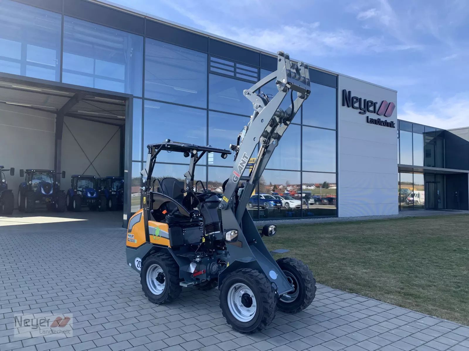 E-FARM: Giant elektro g2200e x-tra - Chargeuse sur pneus - id FSVUWLY - 51 900 € - Année: 2023 - Allemagne