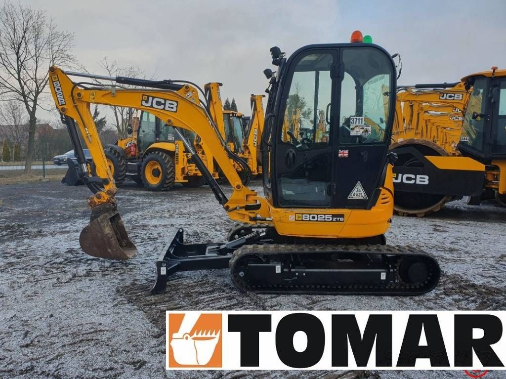 JCB 8025 zts Mini-pelle 24 301 €