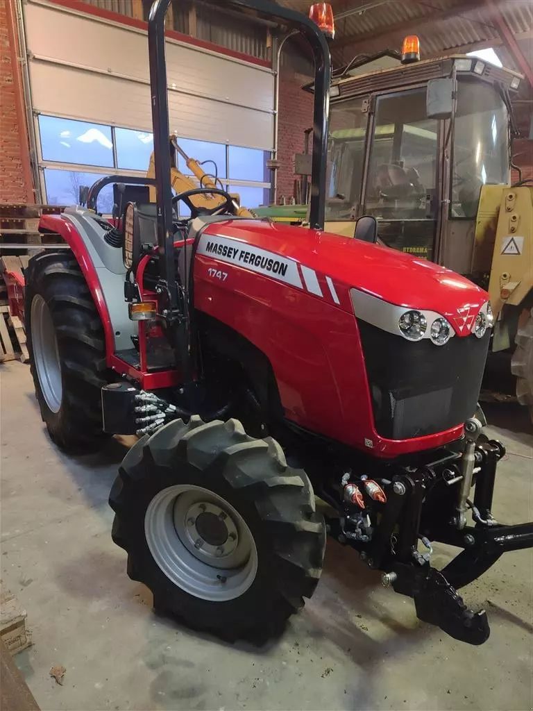 E-FARM: Massey Ferguson 1747 - Tracteur - id IRFZ1HR - 28 085 € - Année: 2021 - Lecture du nombre d'heure: 8,Puissance du moteur (chevaux): 46,Danemark
