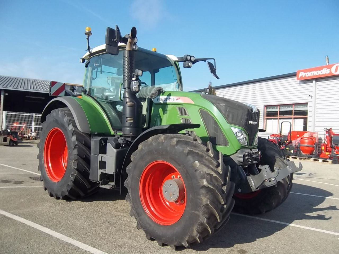 E-FARM: Fendt 716 Vario ProfiPlus - Tractor - id Y8RIP1L - 110.000 € - Año: 2019 - Horas: 3300,Potencia del motor: 160,Francia