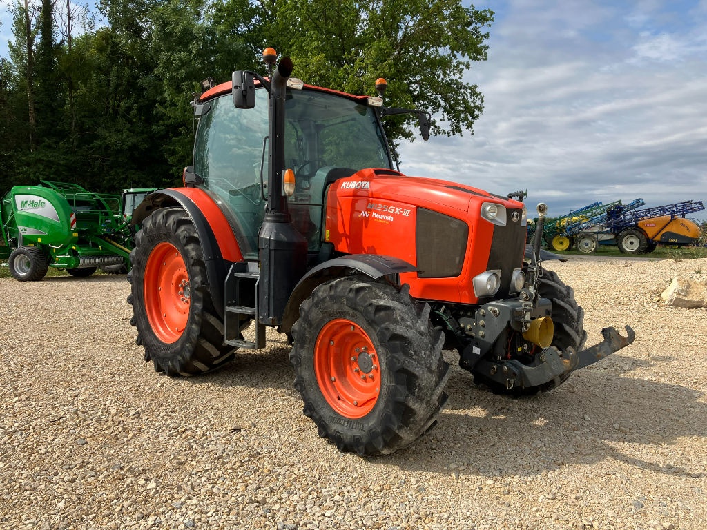 Kubota M125GX-III tractor 45 000 €