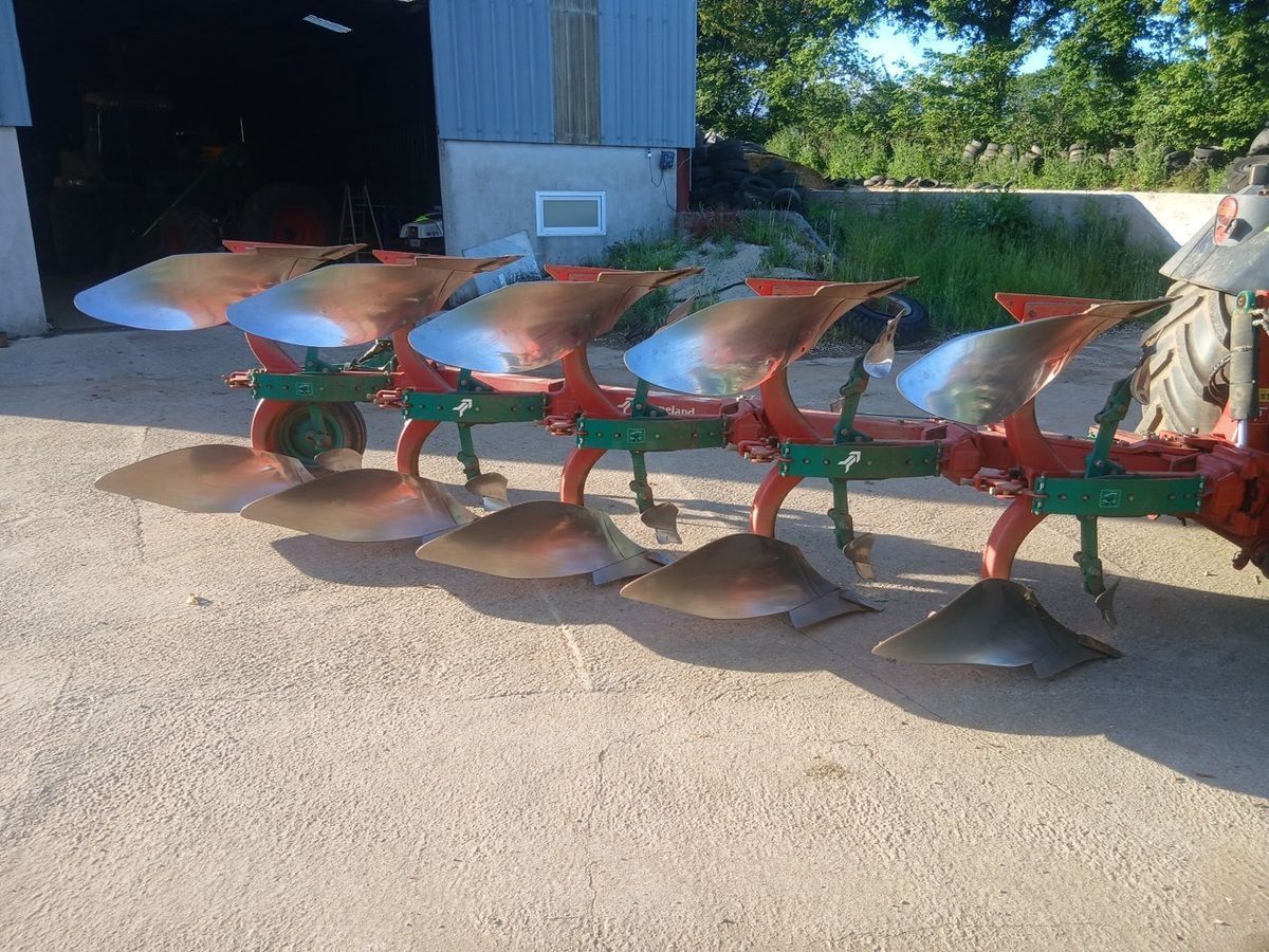 Kverneland es 100 Plug 15.000 EUR