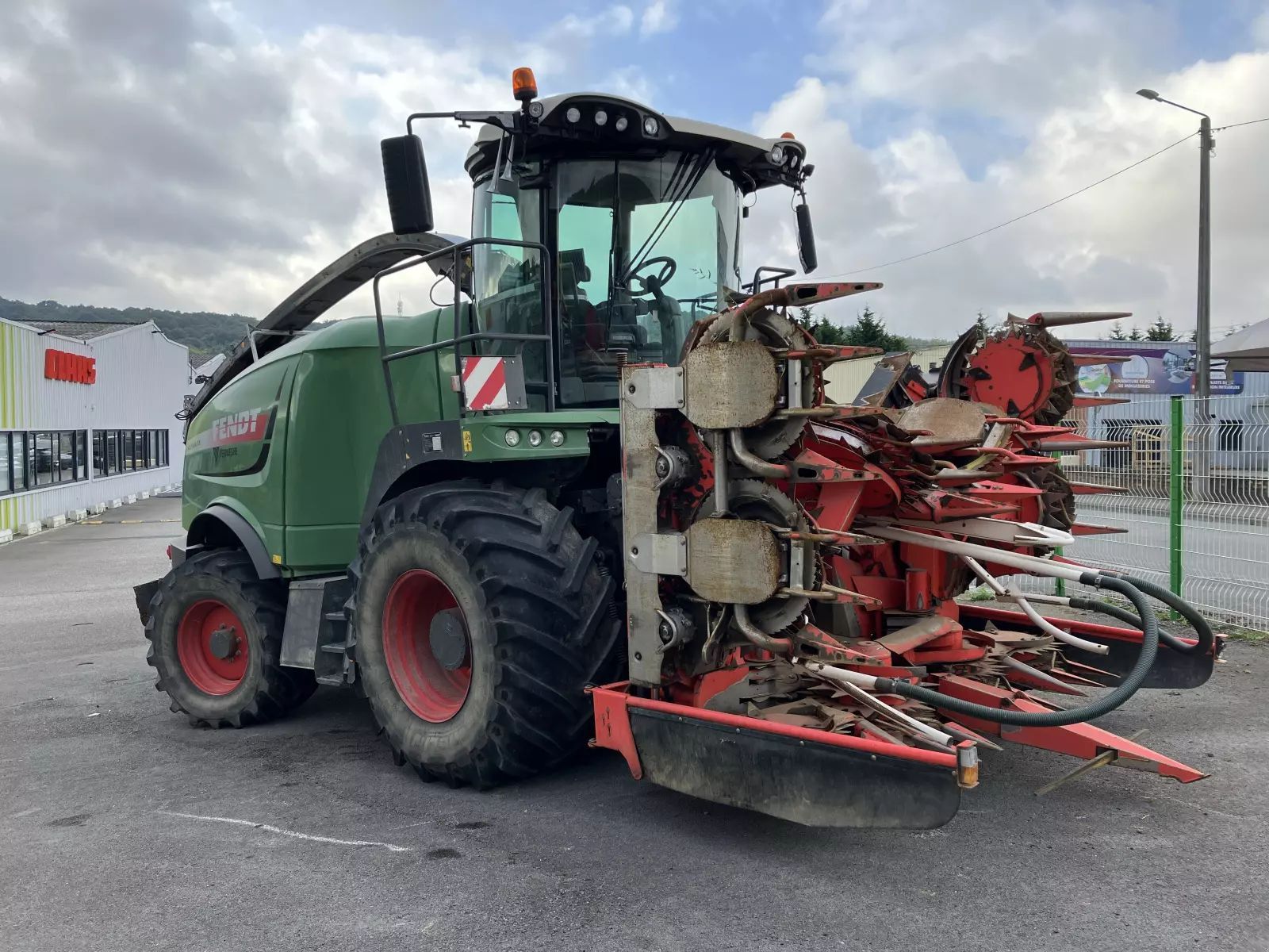 E-FARM: Fendt Katana 65 - Self propelled forage harvester - id PQFMYSR - €80,000 - Year of construction: 2015 - Engine hours: 2,215,Engine power (HP): 625,France