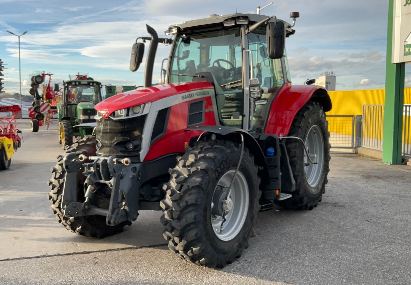 E-FARM: Massey Ferguson 6S.155 - Trattore - id YNKUMZP - 124.917 € - Anno di costruzione: 2022 - Ore: 812,Potenza del motore: 175,Austria