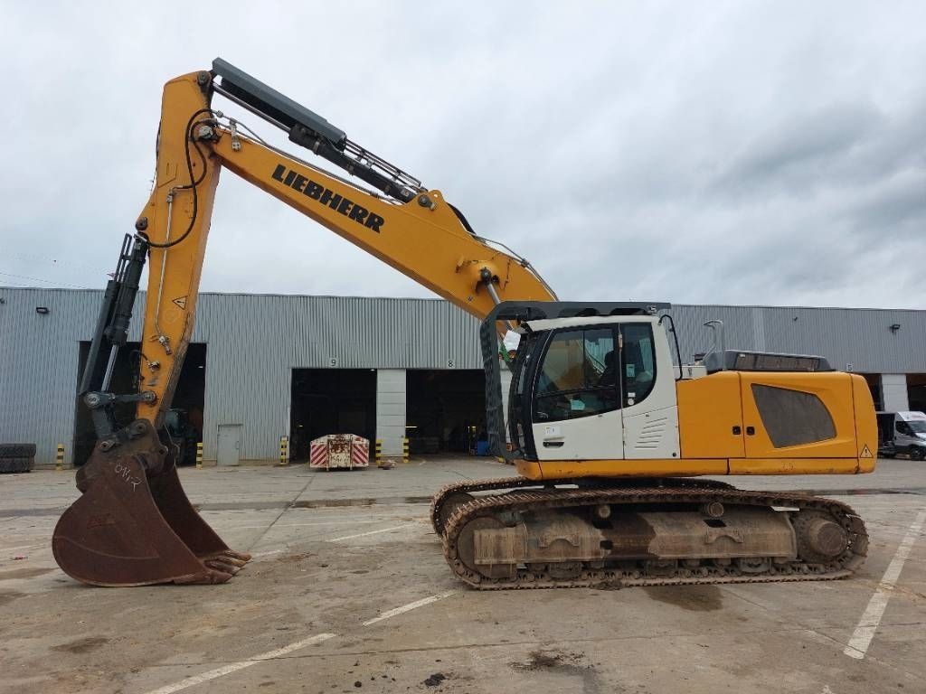 Liebherr r 936 lc Crawler excavator €89,000