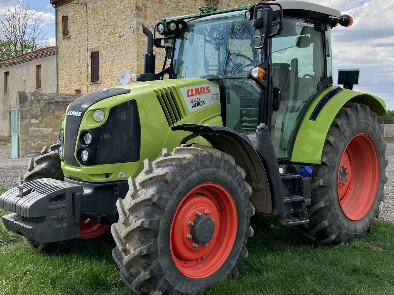 E-FARM: Claas Arion 440 CIS - Tractor - id 2NHMSFQ - 70.000 € - Año: 2018 - Horas: 900,Potencia del motor: 115,Francia
