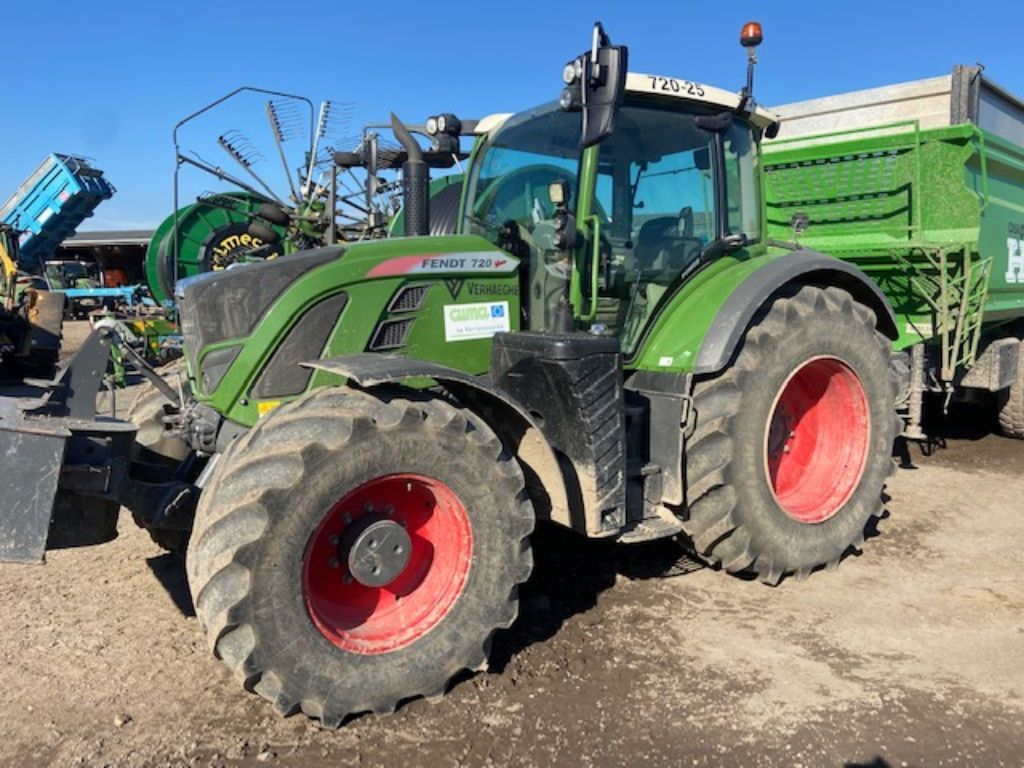 E-FARM: Fendt 720 Vario - Tracteur - id 38BJDW6 - 95 000 € - Année: 2018 - Lecture du nombre d'heure: 3 900,France