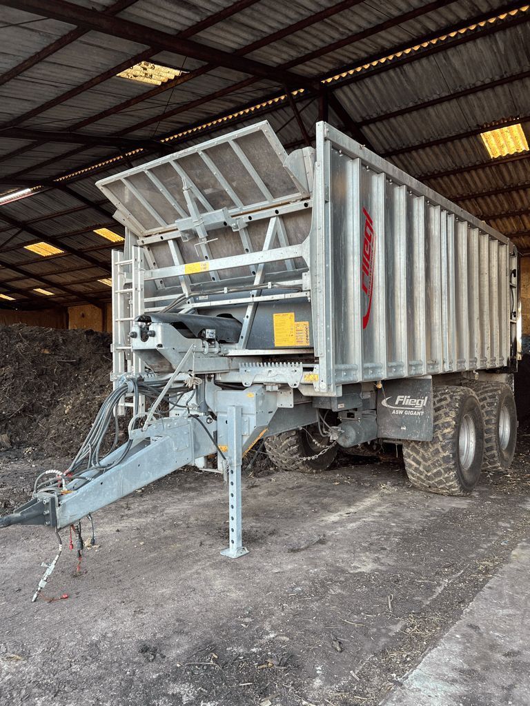 E-FARM: Fliegl asw 271 - Volquete - id 4ITWSU8 - 47.000 € - Año: 2022 - Francia