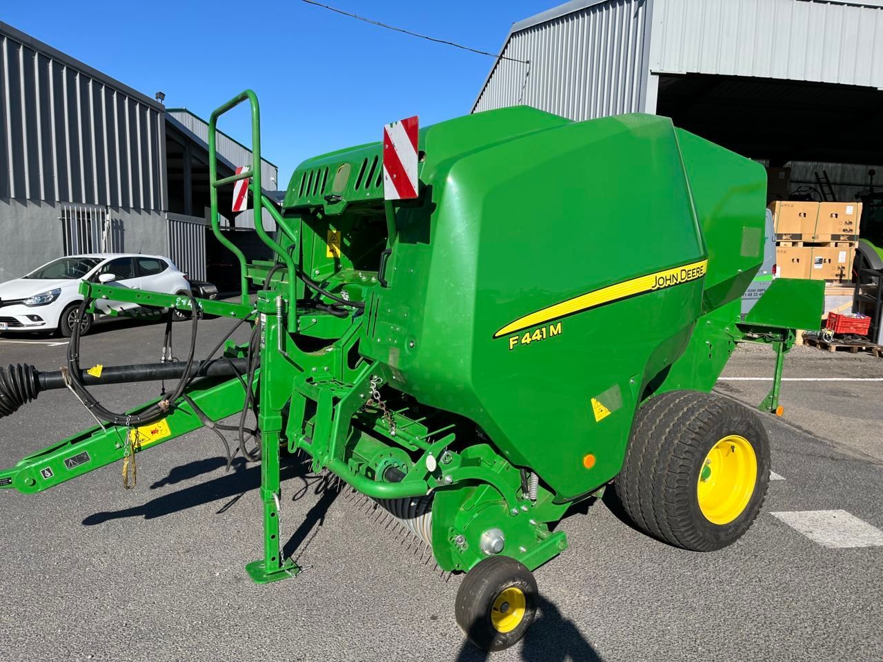 E-FARM: John Deere F441M - Balownica - id G4A9WCK - 28 000 € - Rok produkcji: 2021 - Wyprodukowane bele: 3000,Francja
