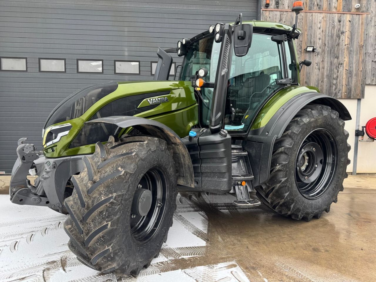 Valtra T235D Traktor 110.000 €