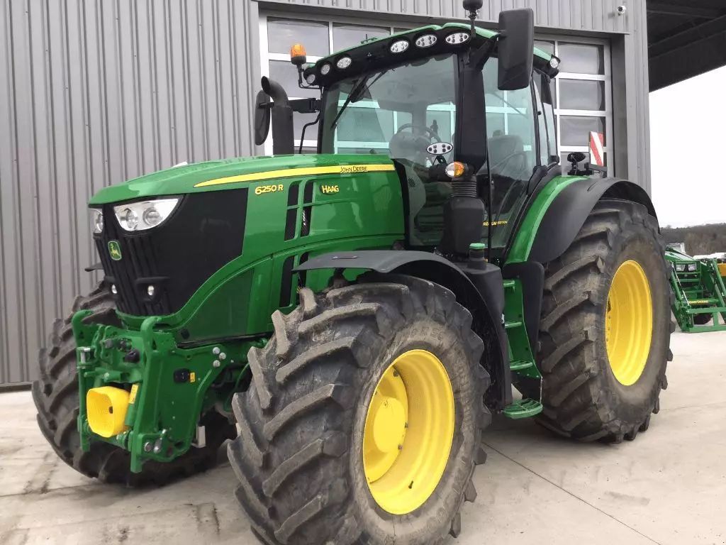 E-FARM: John Deere 6250 R - Traktor - id EK6T2GX - 187.000 € - Baujahr: 2022 - Abgelesene Motorstunden: 1.514,Motorleistung (PS): 250,Frankreich