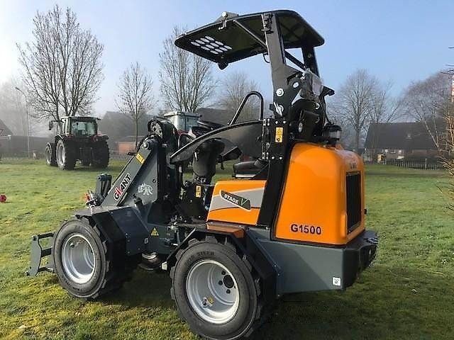 E-FARM: Giant g 1500 in grundausstattung + frachtkosten ab werk - Csúszókerekes rakodógép - id JKBJUDG - 27 700 EUR - Gyártási év: 2025 - Németország