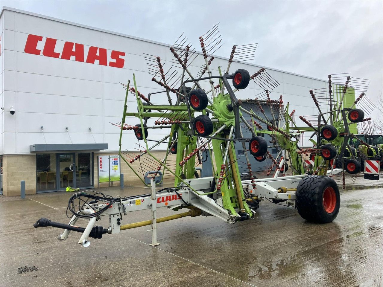E-FARM: Claas Liner 3600 - Tedder - id HFEBSHM - €28,808 - Year of construction: 2015 - United Kingdom