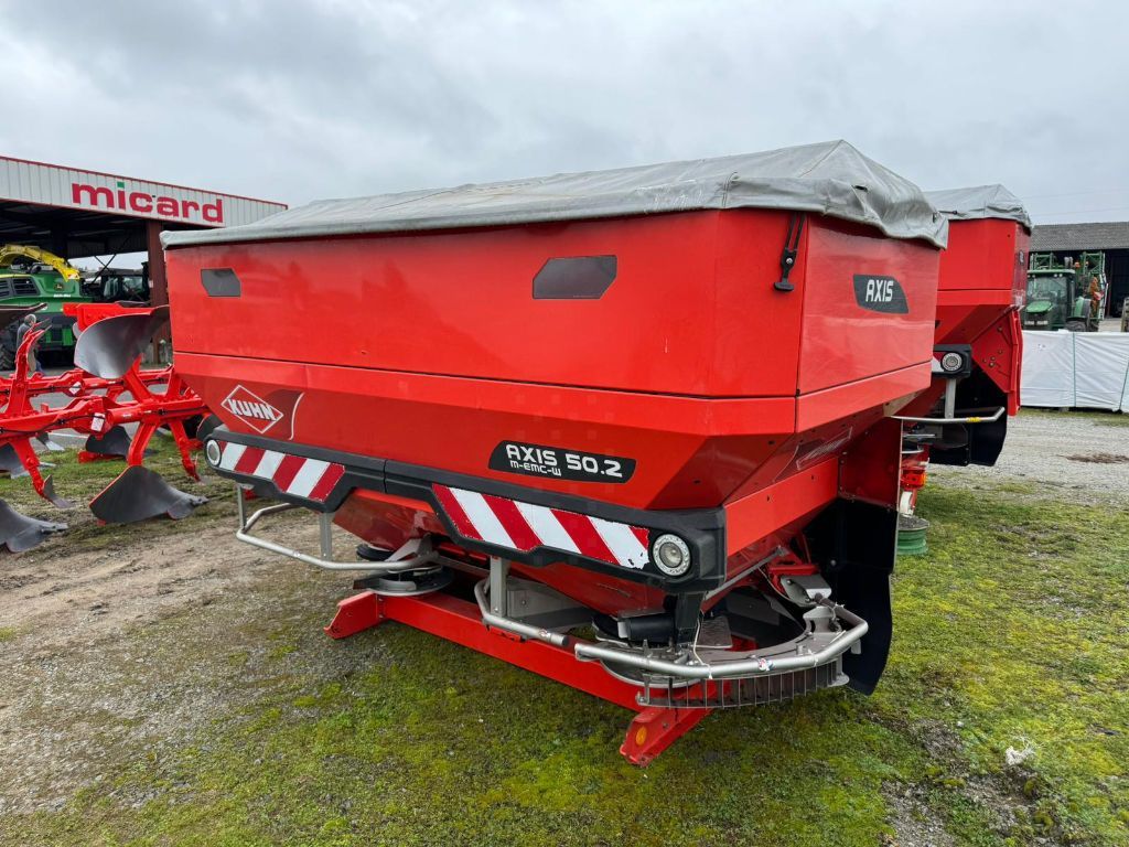 E-FARM: Kuhn axis 50.2 memc w - Rozsiewacz nawozów - id DLMYHPK - 13 500 € - Rok produkcji: 2017 - Francja