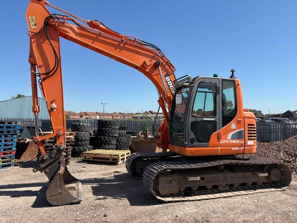 Doosan dx 140 lcr-3 Crawler excavator €29,567