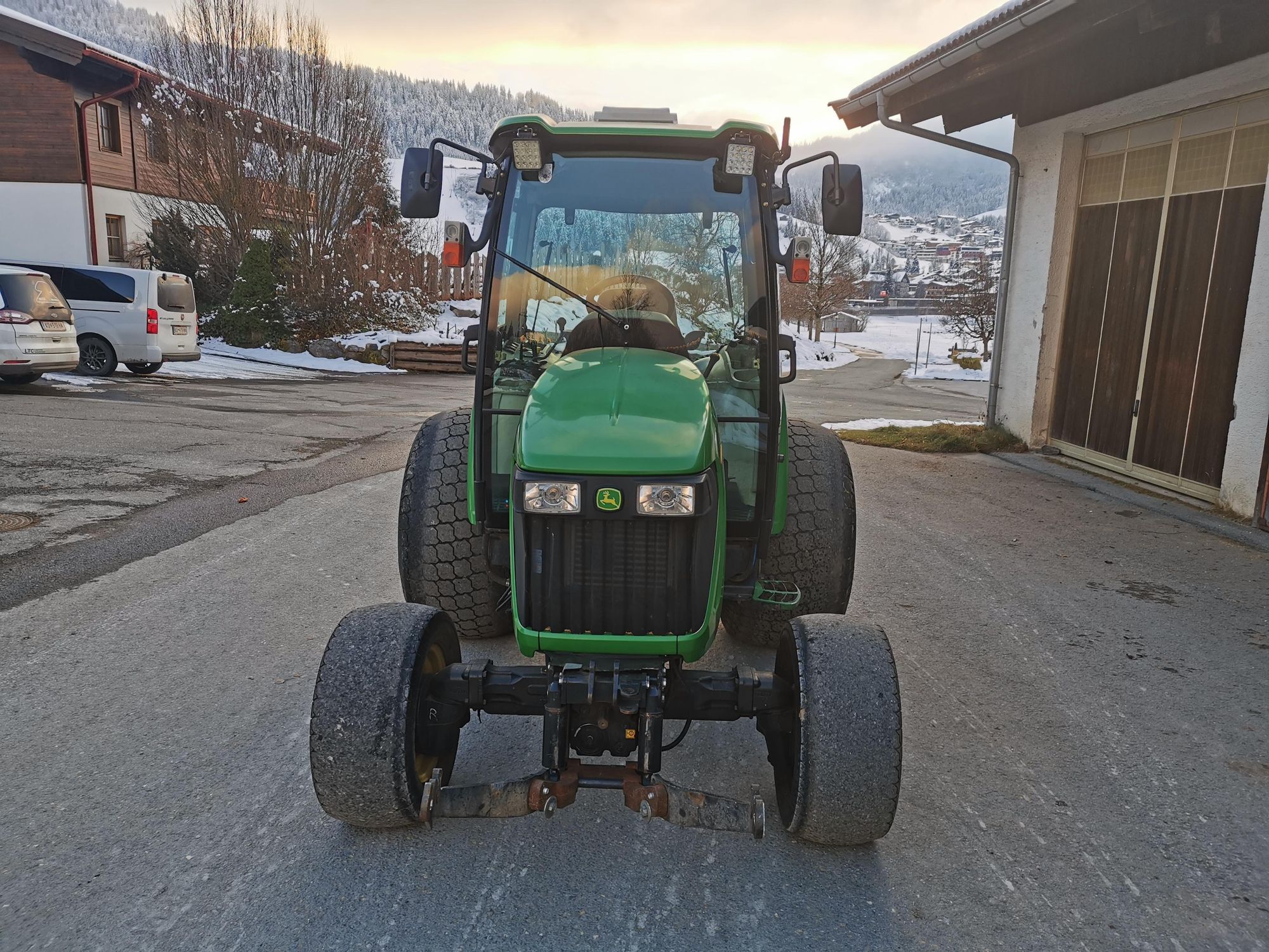 E-FARM: John Deere 4720 - Tractor - id XNPNSYL - €15,500 - Year of construction: 2008 - Engine hours: 5,350,Engine power (HP): 56,Austria