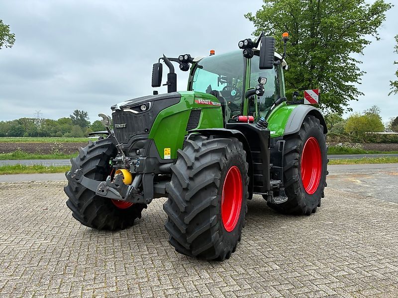 Fendt 724 Vario Traktor 209 000 EUR