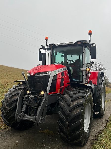Massey Ferguson 8S.265 Tractor €172,000