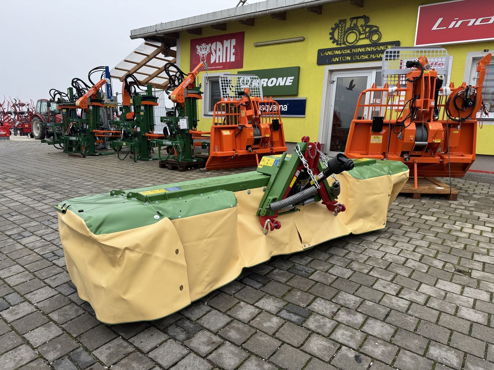 Krone EasyCut F 320 M Kosiarka 12 167 €