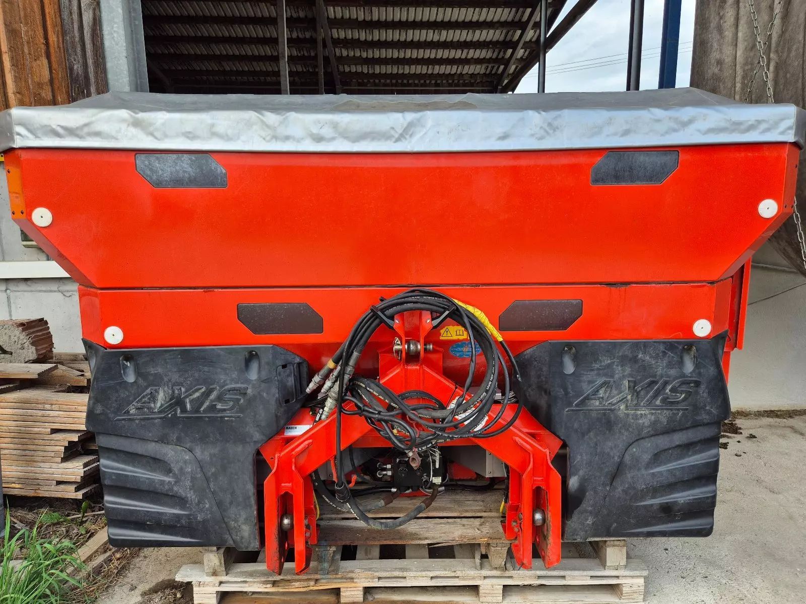 Rauch axis h 30.1 emc Fertiliser spreader €12,000