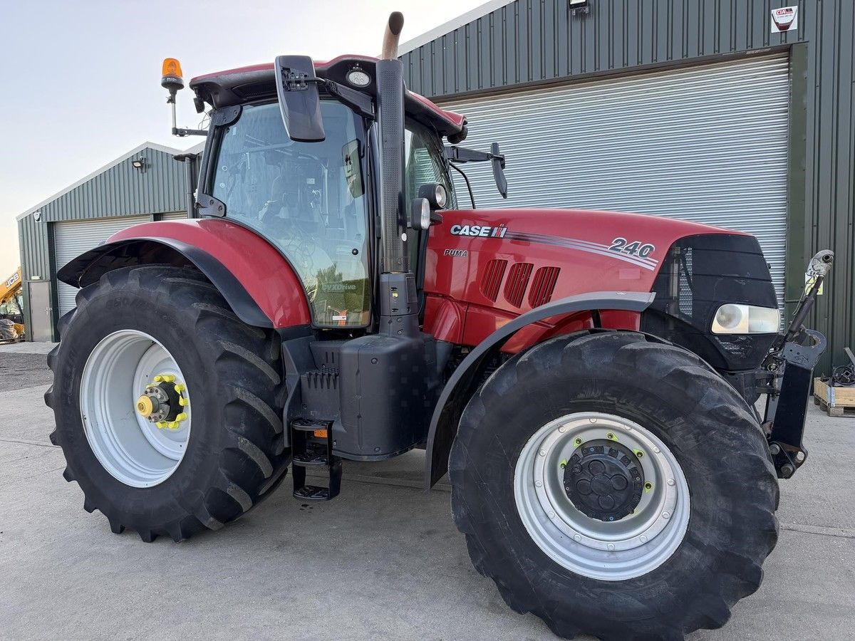 Case IH Puma 240 CVX Traktor 83 102 €
