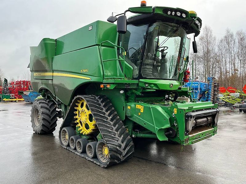 John Deere S785 Combine harvester €200,000