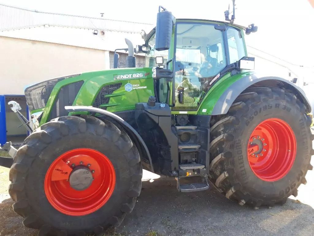 E-FARM: Fendt 826 Vario - Tractor - id LDLGRHQ - €165,000 - Year of construction: 2020 - Engine hours: 2,200,Engine power (HP): 260,France