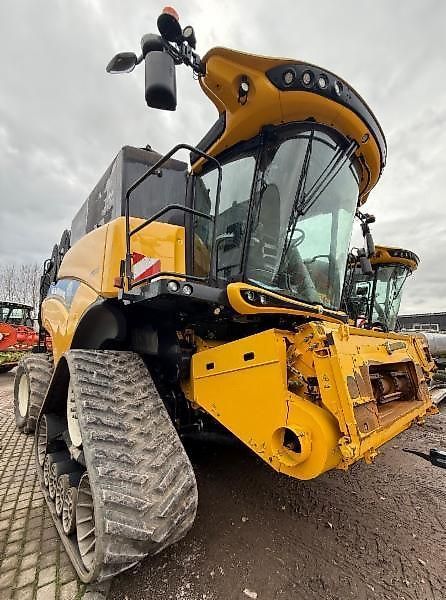 E-FARM: New Holland cr 10.90 st - Combine harvester - id GHQL2XP - Year of construction: 2017 - Engine hours: 1,698,Engine power (HP): 599,Germany