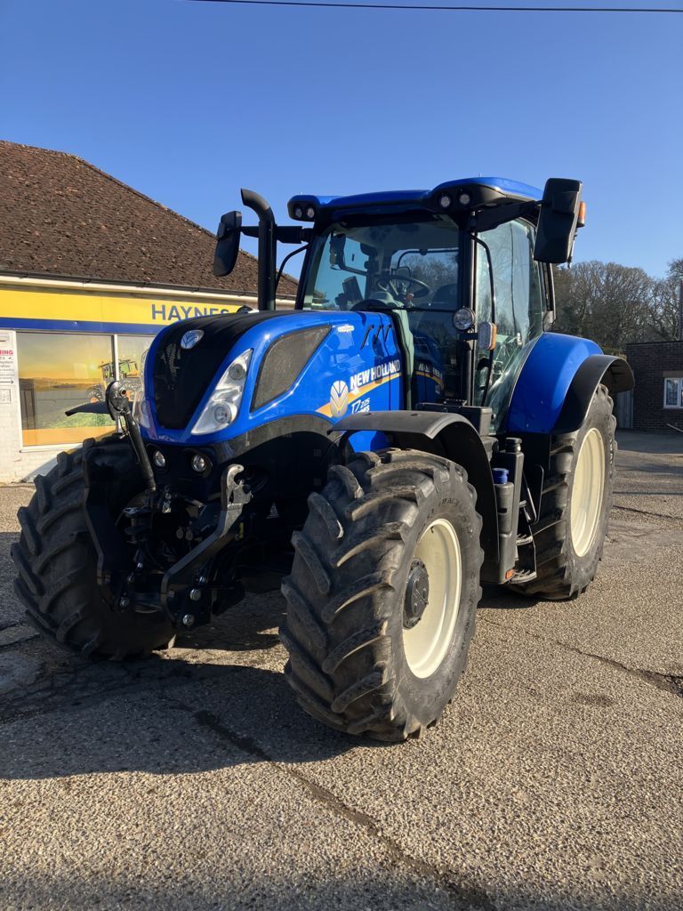 New Holland T7.225 Трактор 109 183 €
