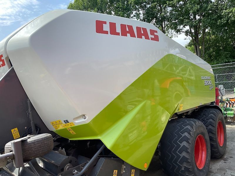 E-FARM: Claas quadrant 3200 roto cut - Presse à balles - id 4UXSXTW - 28 500 € - Année: 2008 - Allemagne
