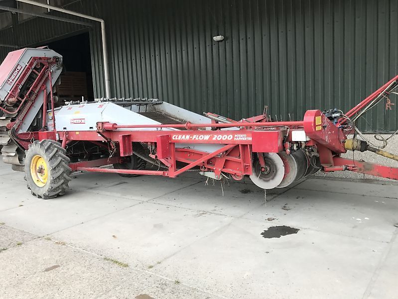 E-FARM: Reekie Clean Flow 2000 - Potato harvester - id JZR1HUY - €12,500 - Year of construction: 2000 - Netherlands
