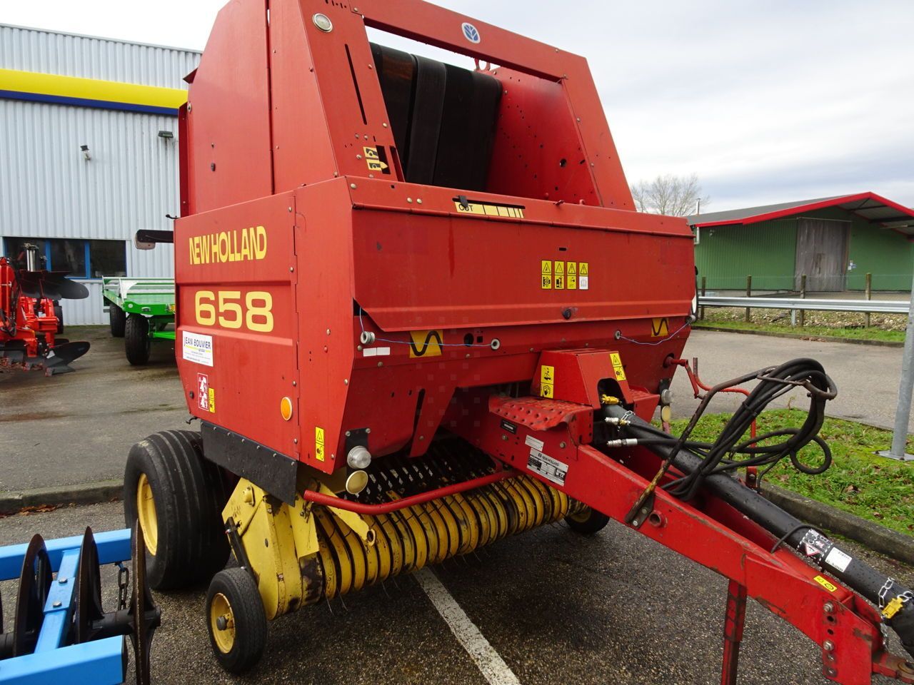 E-FARM: New Holland 658 - Baler - id 8DTPQAL - €3,000 - Year of construction: 2000 - Total number of bales produced: 18,000,France