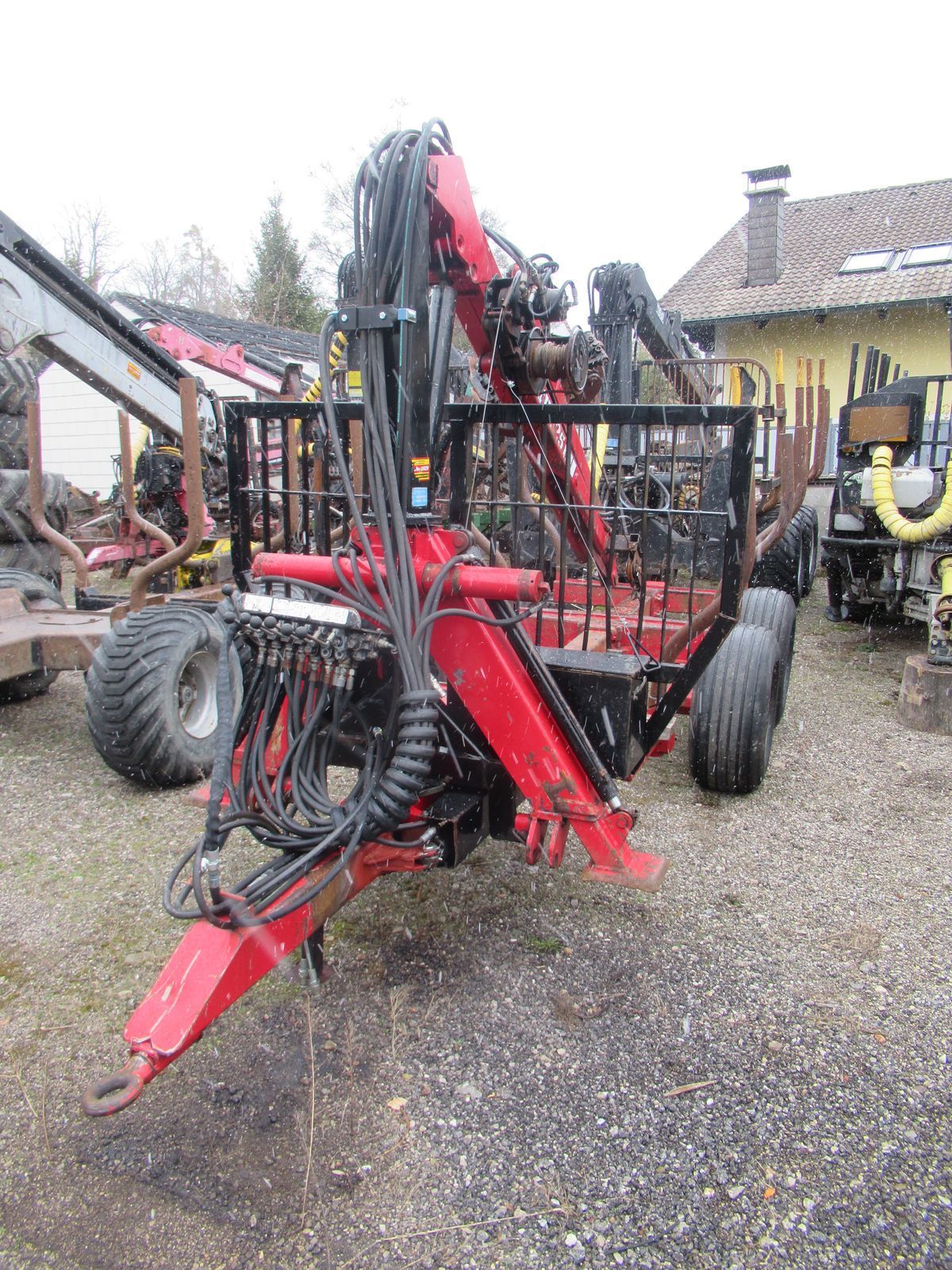 E-FARM: Kesla 2300 + 425 patu - Forestry trailer - id LUIAKVZ - €10,000 - Austria