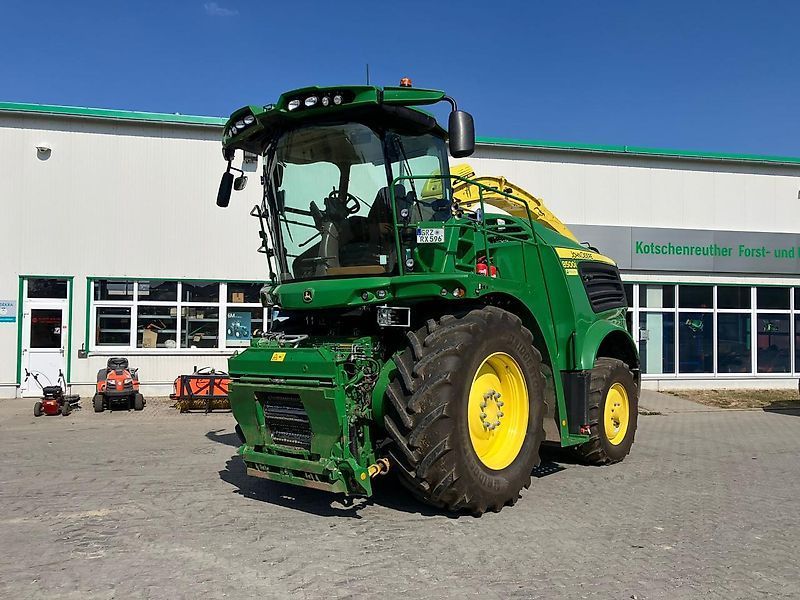 John Deere 8500 Self propelled forage harvester €240,000