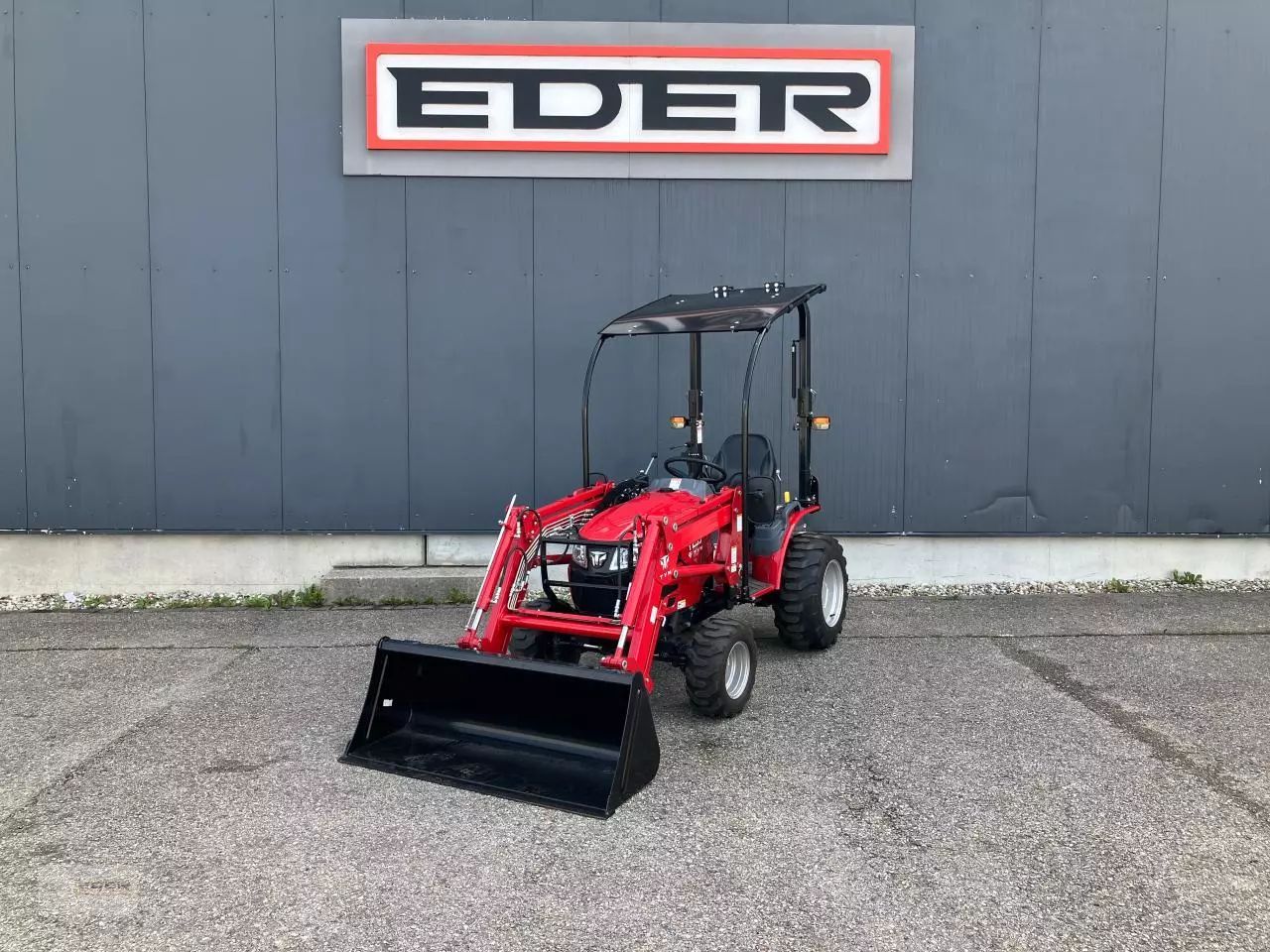 E-FARM: Tym t255 nc mit frontlader - Tracteur - id BT2EBAM - 16 806 € - Puissance du moteur (chevaux): 26 - Allemagne