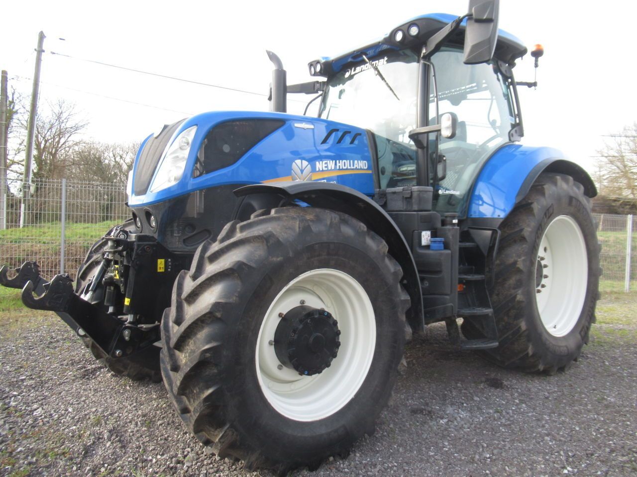 E-FARM: New Holland T7.230 - Tractor - id H4ZJ3M6 - 108.000 € - Año: 2019 - Horas: 1062,Potencia del motor: 200,Francia