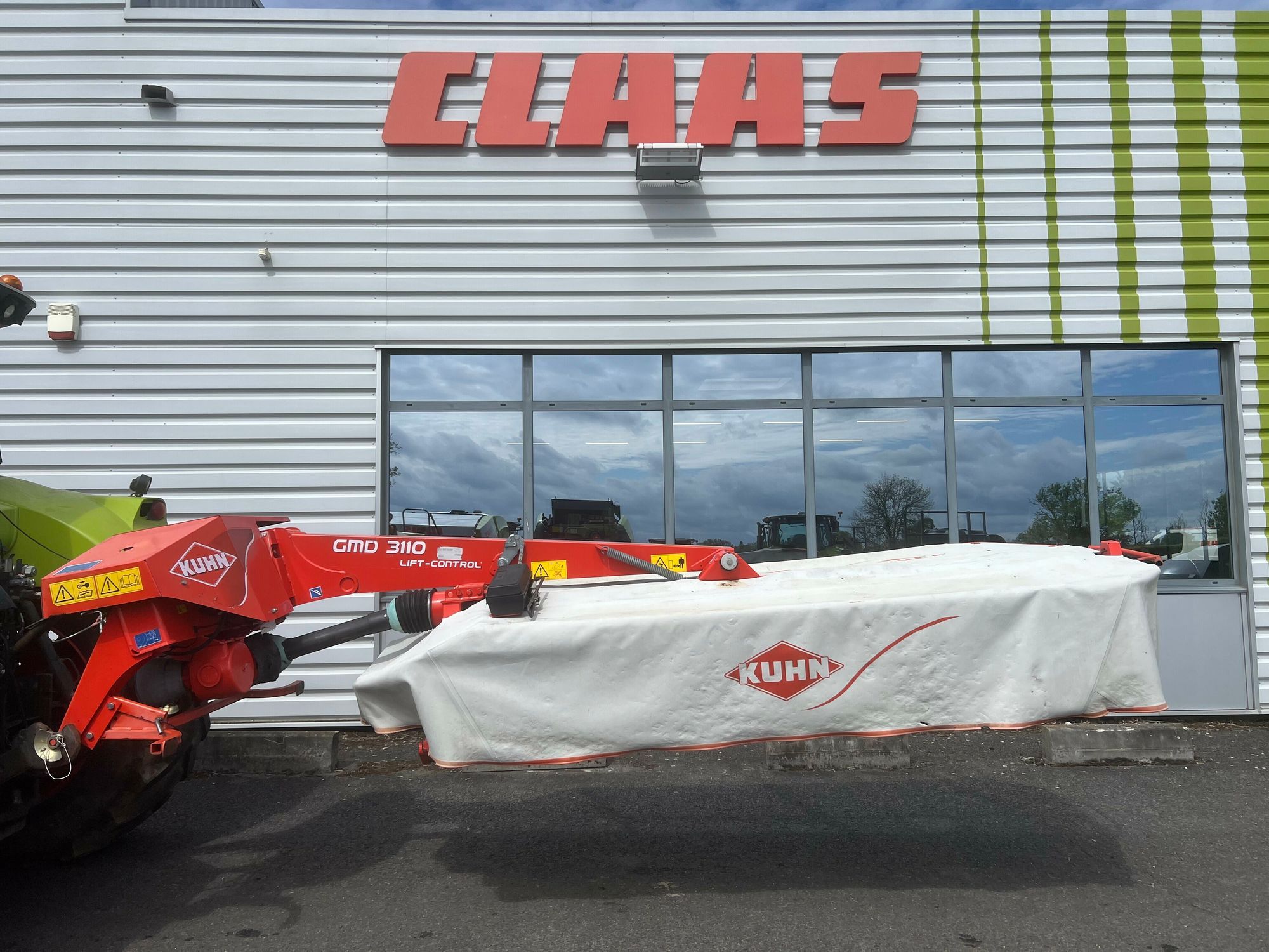 E-FARM: Kuhn gmd 3110 - Kosiarka - id YUPJN8E - 5900 € - Rok produkcji: 2013