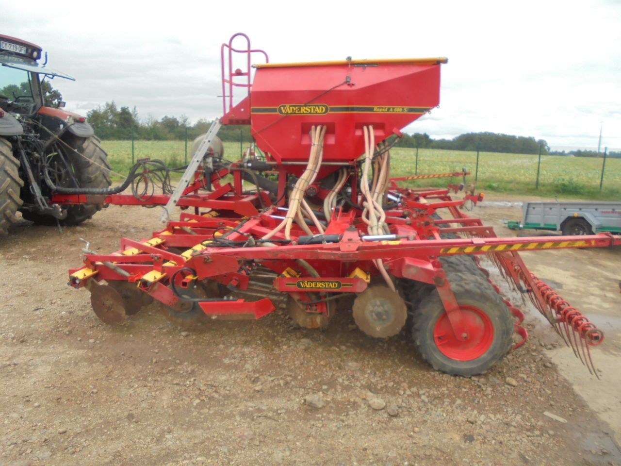 E-FARM: VÄDERSTAD rapid 600 - Semoir direct - id FJYWUTU - 28 000 € - Année: 2002 - France