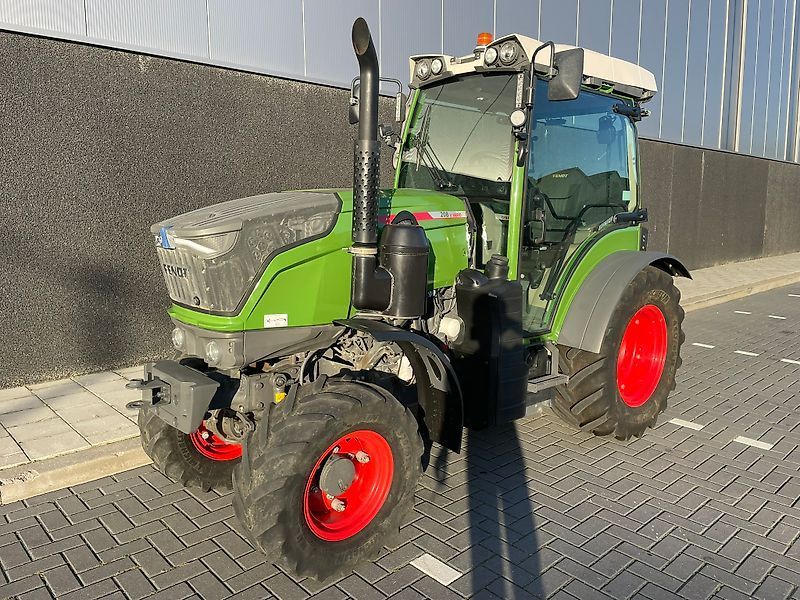 E-FARM: Fendt 208 V Vario - Traktor - id XIC2K9S - 75.000 € - Baujahr: 2022 - Abgelesene Motorstunden: 1.500,Motorleistung (PS): 84,Niederlande