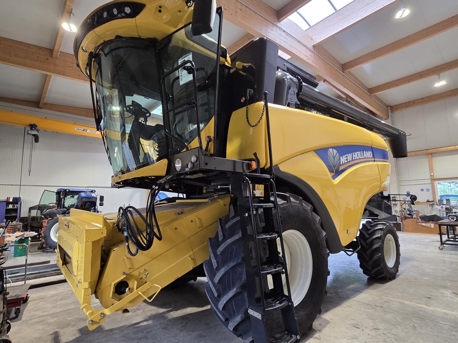 E-FARM: New Holland CX5.80 - Kombajn zbożowy - id LB8ZAKR - Rok produkcji: 2023 - Moc silnika: 258,Austria