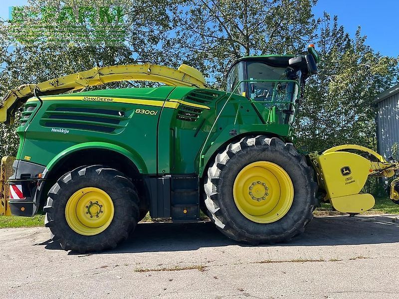 John Deere 8300 Self propelled forage harvester €235,059