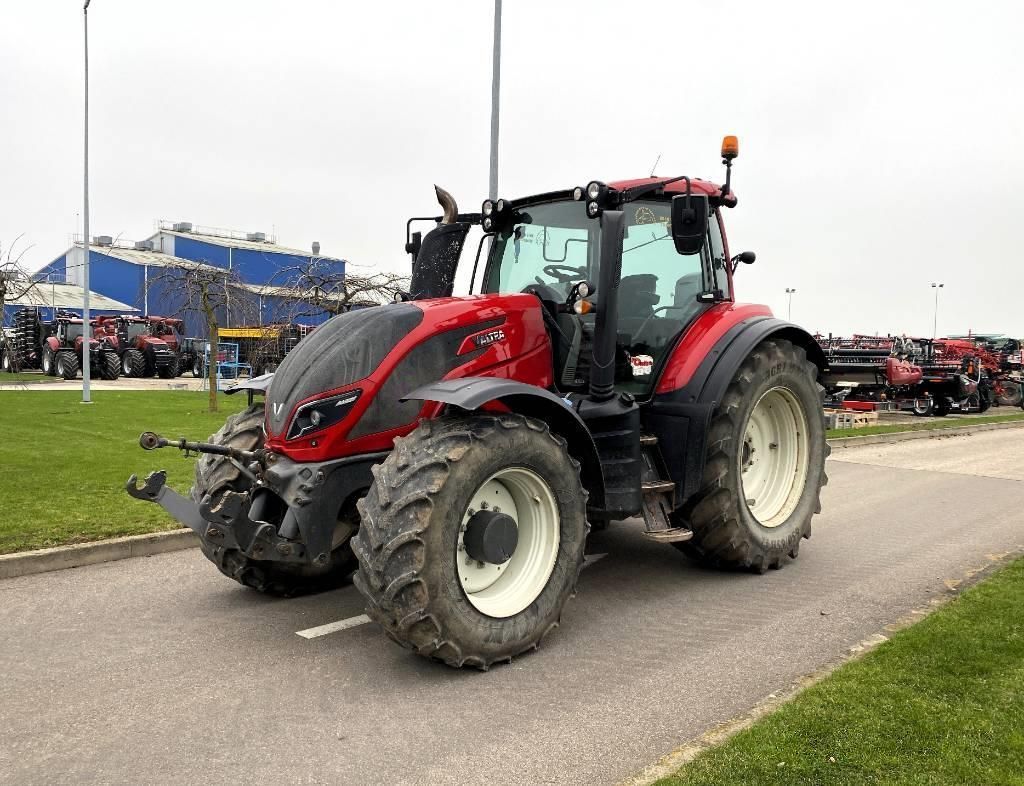 E-FARM: Valtra T234 - Traktor - id LGSEFF6 - 74.000 € - Baujahr: 2017 - Abgelesene Motorstunden: 5.348,Motorleistung (PS): 250,Litauen