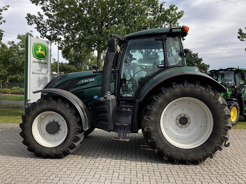 Valtra T 174 Tractor €86,900